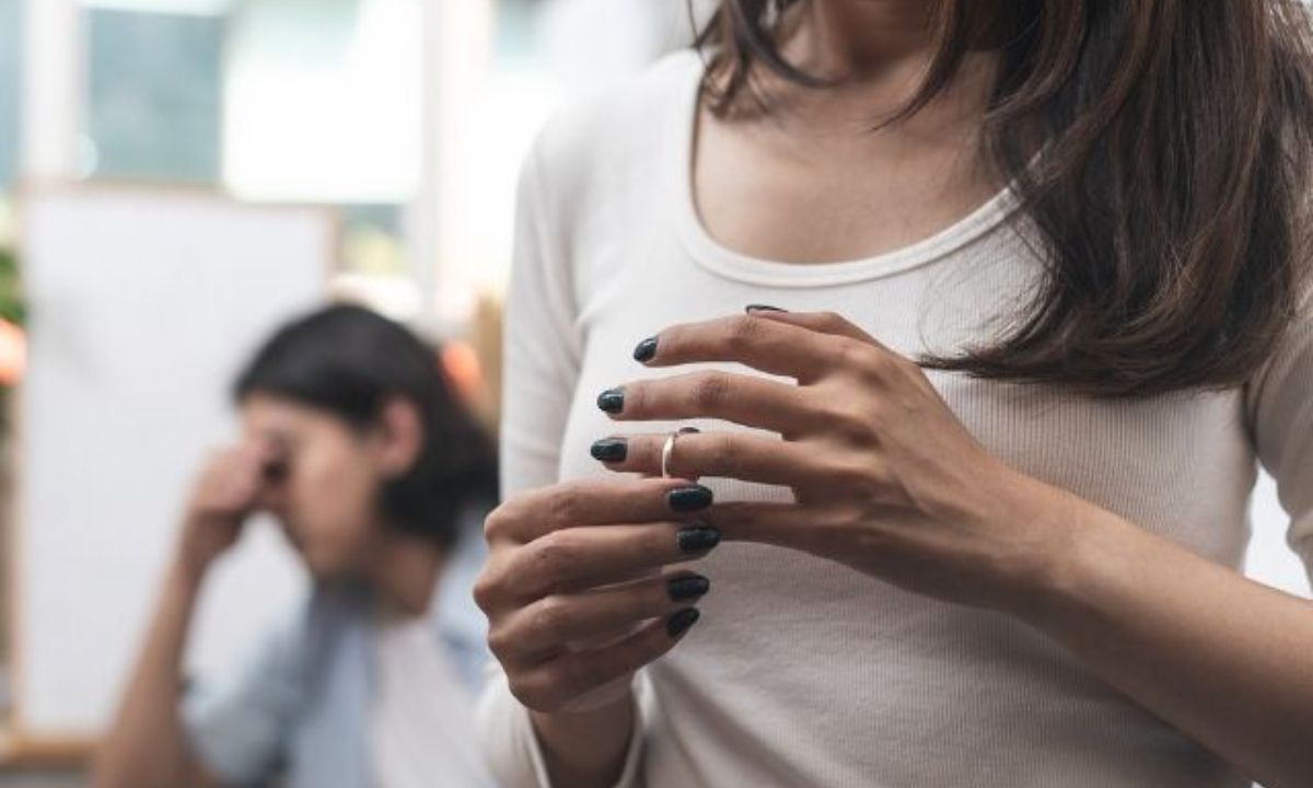 Τα 5 ζώδια που δε θα φύγουν από μια σχέση, ακόμα κι αν τους πονάει