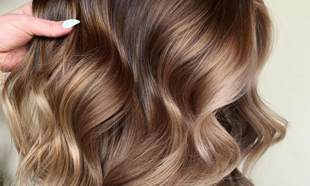 Το μεγαλύτερο hair color trend του 2021 ταιριάζει κυριολεκτικά σε όλες