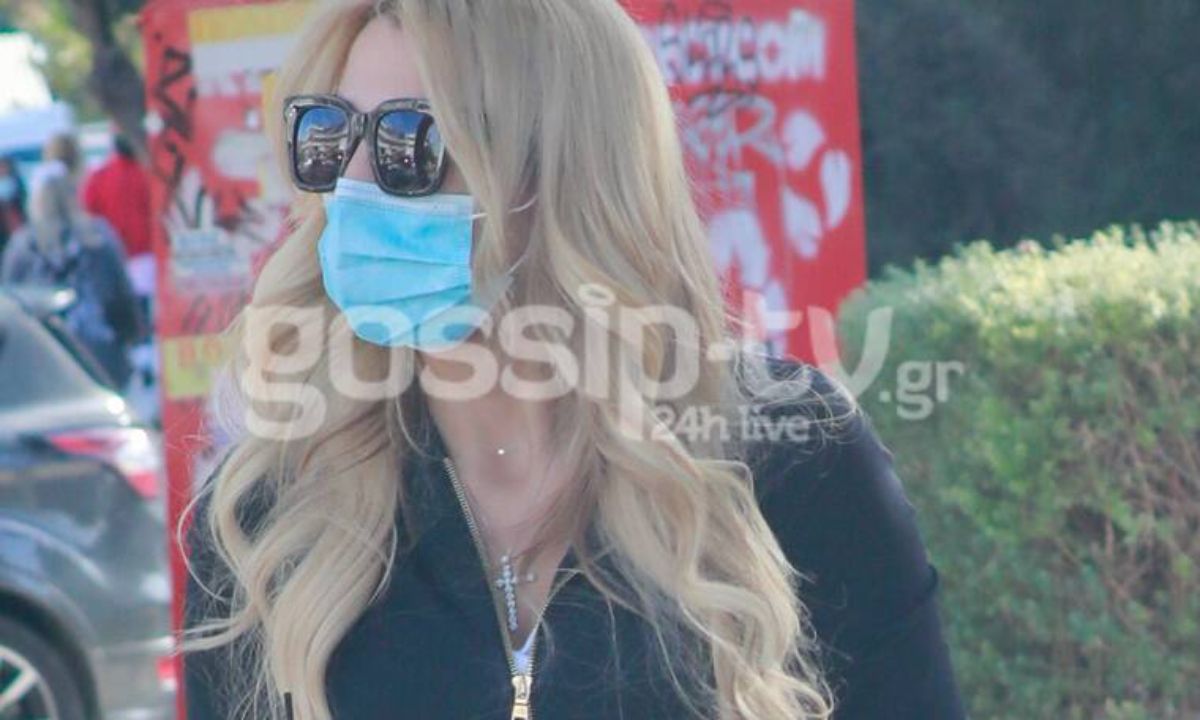 Σπυροπούλου: Είναι queen και το φόρεσε και σε… κολάν! Θα το δεις και θα σαστίσεις!