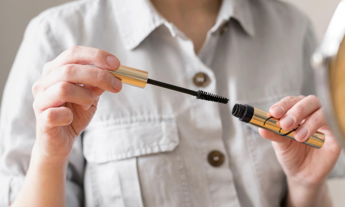 Γιατί δεν πρέπει να χρησιμοποιήσεις ποτέ τη μάσκαρα κάποιας άλλης γυναίκας;