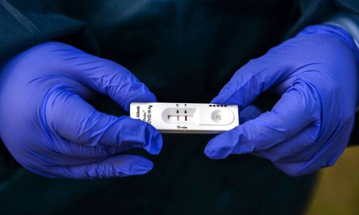 Κορονοϊός - Πελώνη: Πώς θα γίνονται τα self test στα σχολεία - Οδηγίες για τους γονείς