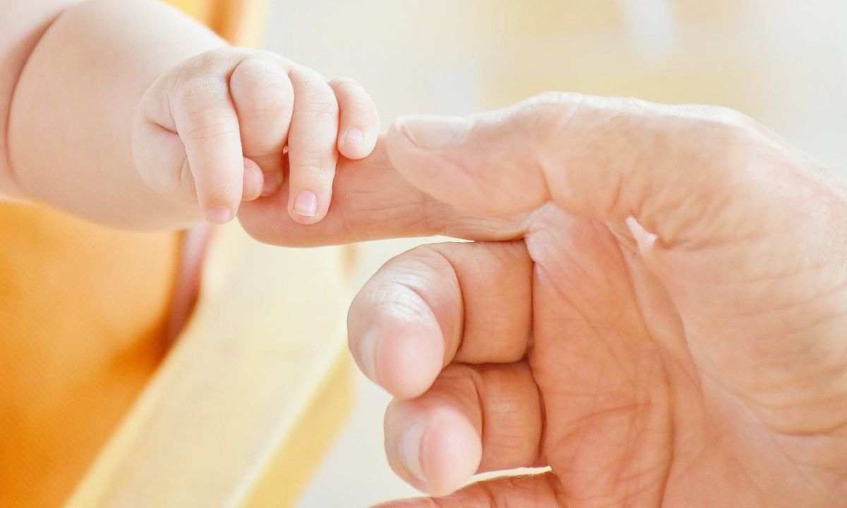 ΟΠΕΚΑ - Επίδομα παιδιού Α21: Άνοιξε η πλατφόρμα - Πότε και πόσα πληρώνονται οι δικαιούχοι