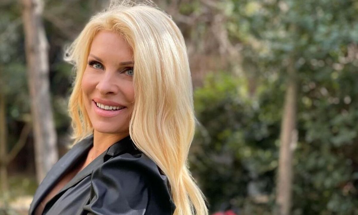 Ελένη Μενεγάκη: Έφτιαξε με τα χεράκια της το απόλυτο ανοιξιάτικο γλυκό και το τρώει χωρίς ενοχές