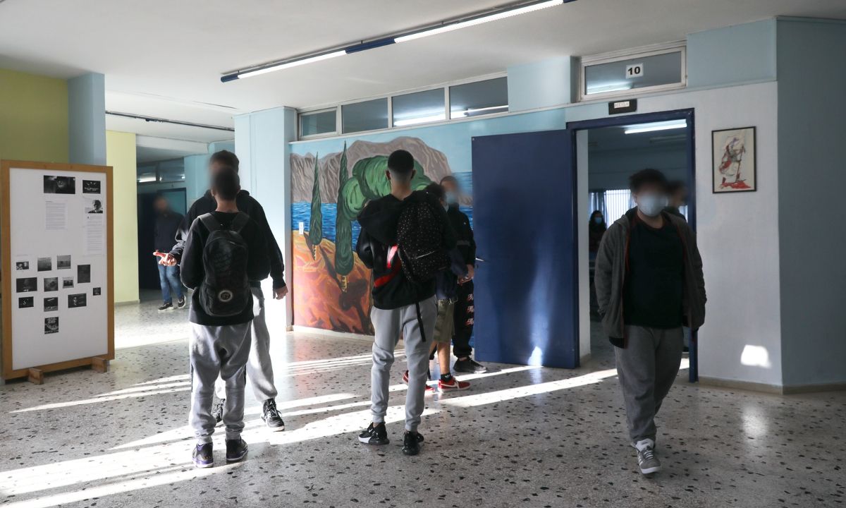 Λινού: Να γίνουν τυχαία μοριακά τεστ και σε μαθητές με αρνητικό self - test