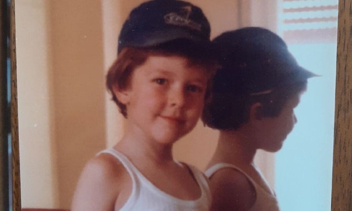 Αναγνωρίζετε τον πασίγνωστο Έλληνα ηθοποιό; - Η φωτό 40 χρόνια πριν