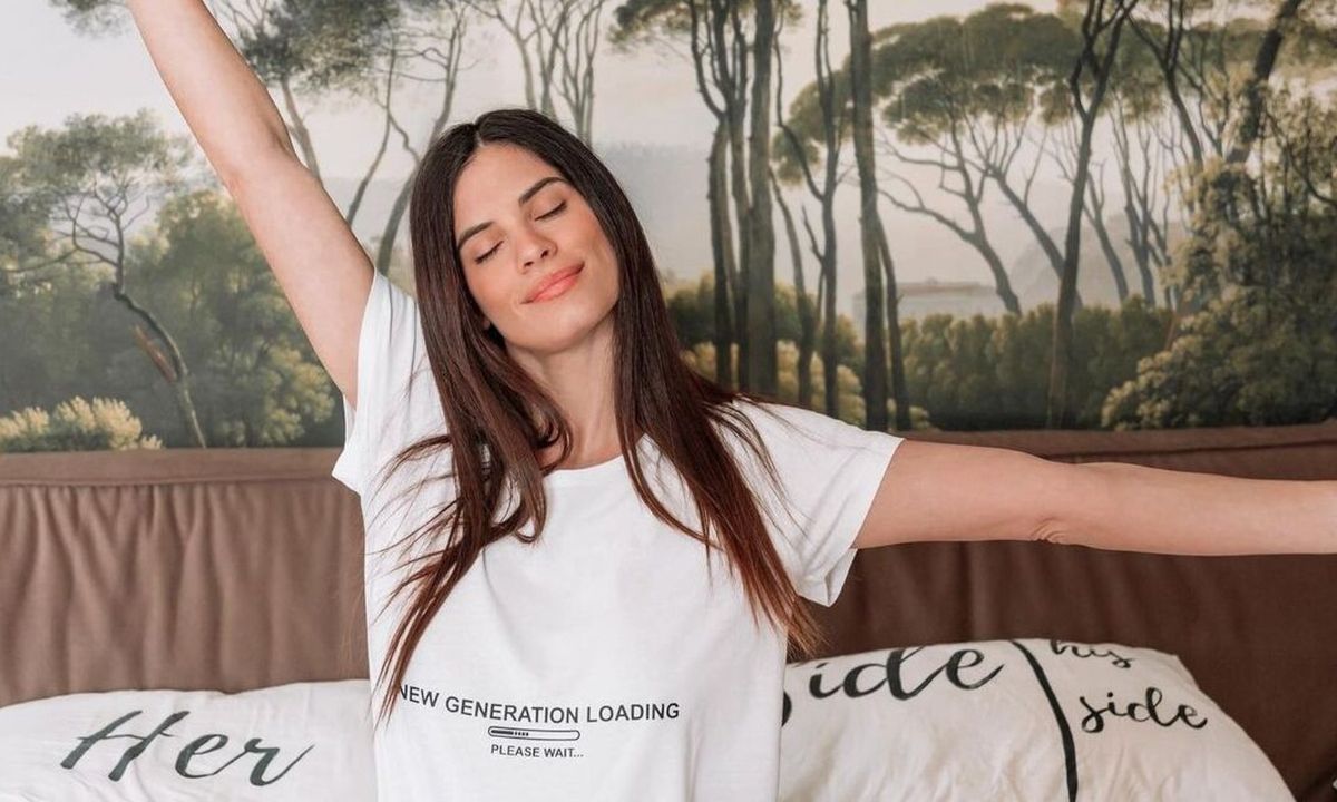 Χριστίνα Μπόμπα: Μπαίνει στον έβδομο μήνα και η εμφάνισή της με κολάν είναι απίθανη!