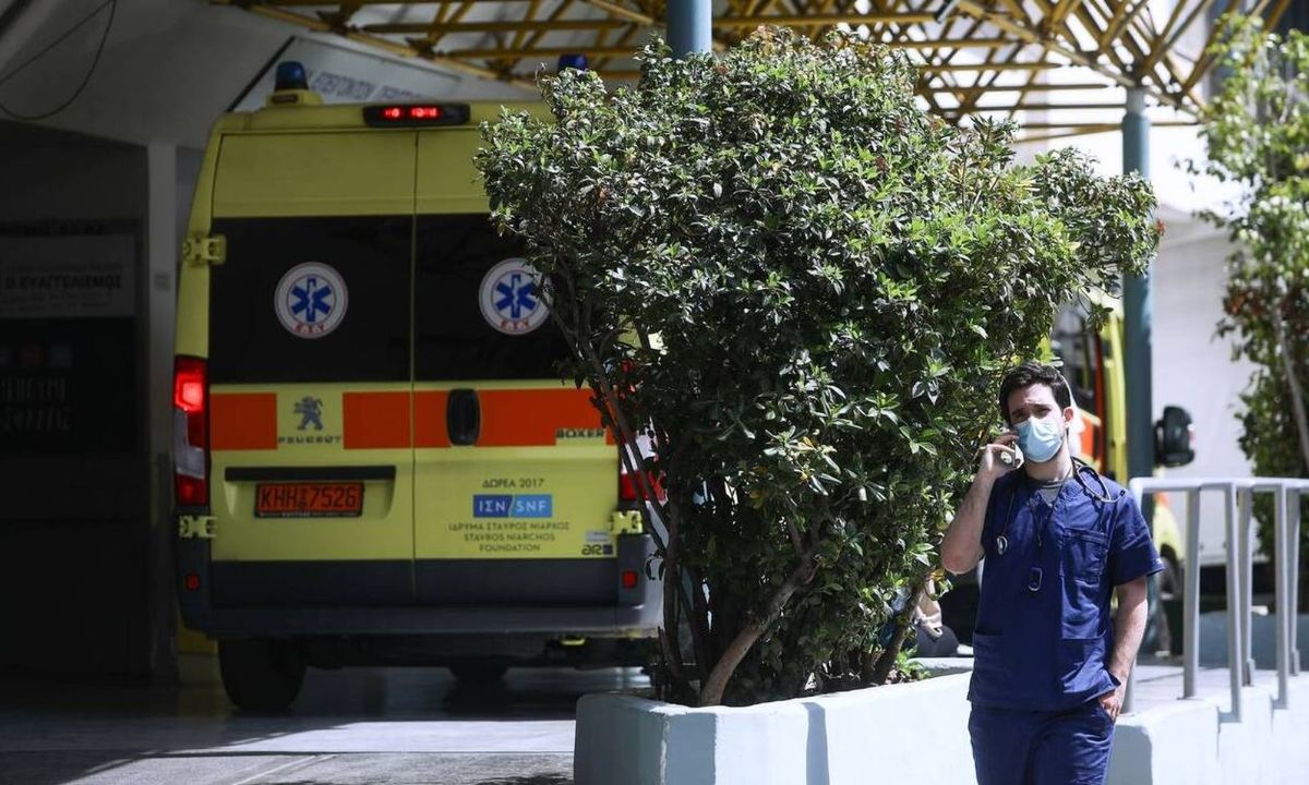 «Βόμβα» Τζανάκη στο Newsbomb.gr: 150.000-200.000 τα ενεργά κρούσματα και σύντομα 900 διασωληνωμένοι