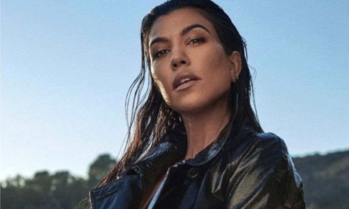 #CherryNails: Το νέο μανικιούρ της Kourtney Kardashian έχει το ανοιξιάτικο twist που αναζητάς