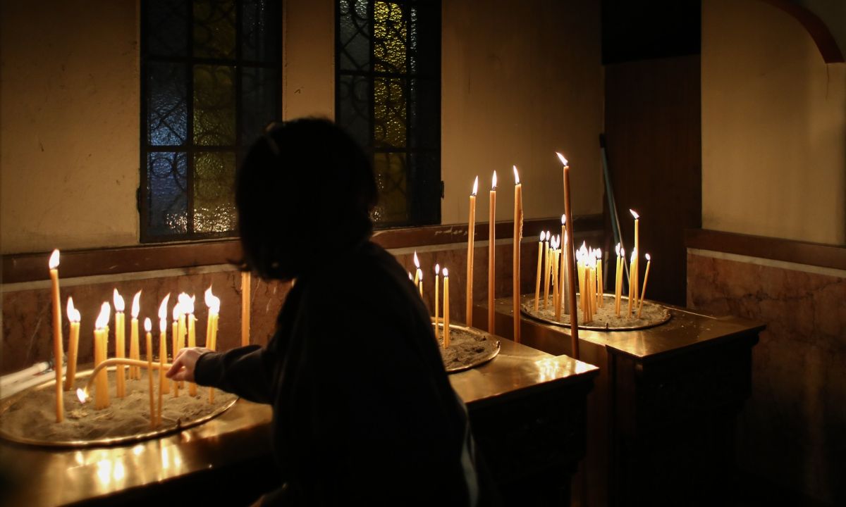 Πάσχα 2021: Τα μέτρα για μετακινήσεις και εκκλησίες – Με πόσους θα κάτσουμε στο τραπέζι