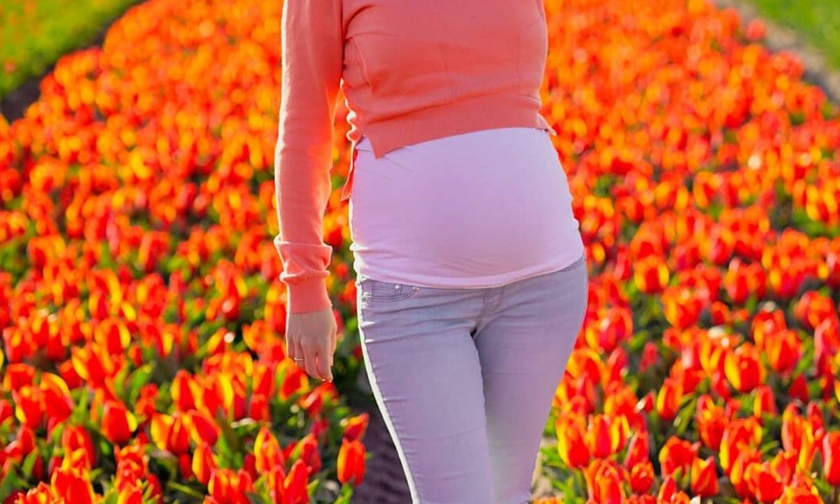 Έρχεται ο πελαργός για παρουσιαστή του ΣΚΑΙ - Νέα φωτό με την εγκυμονούσα αγαπημένη του