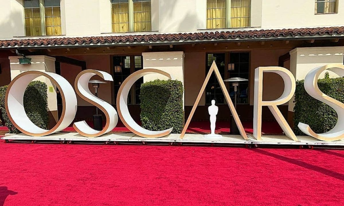 Όσκαρ 2021: Οι πρώτες λαμπερές εμφανίσεις στο κόκκινο χαλί!