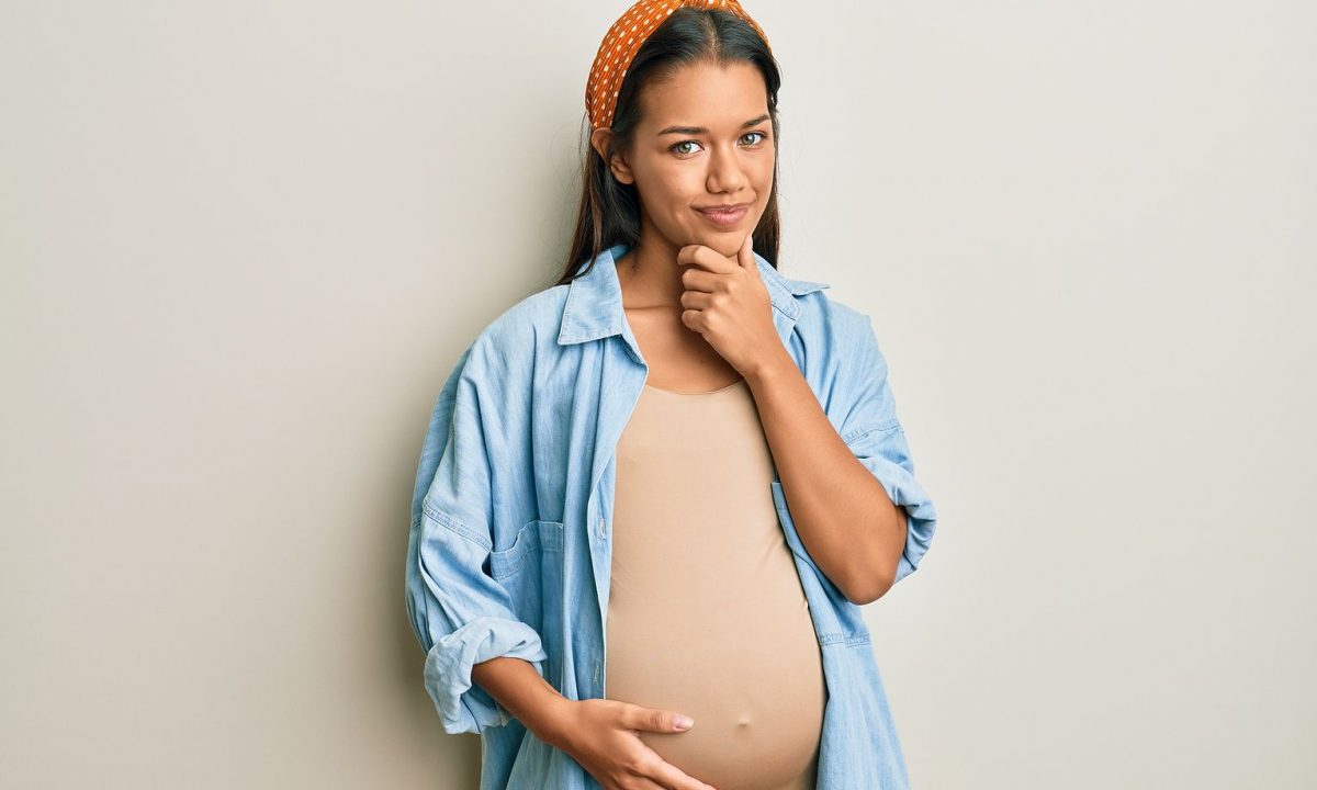 Πρησμένα ούλα στην εγκυμοσύνη: Τι πρέπει να γνωρίζετε;
