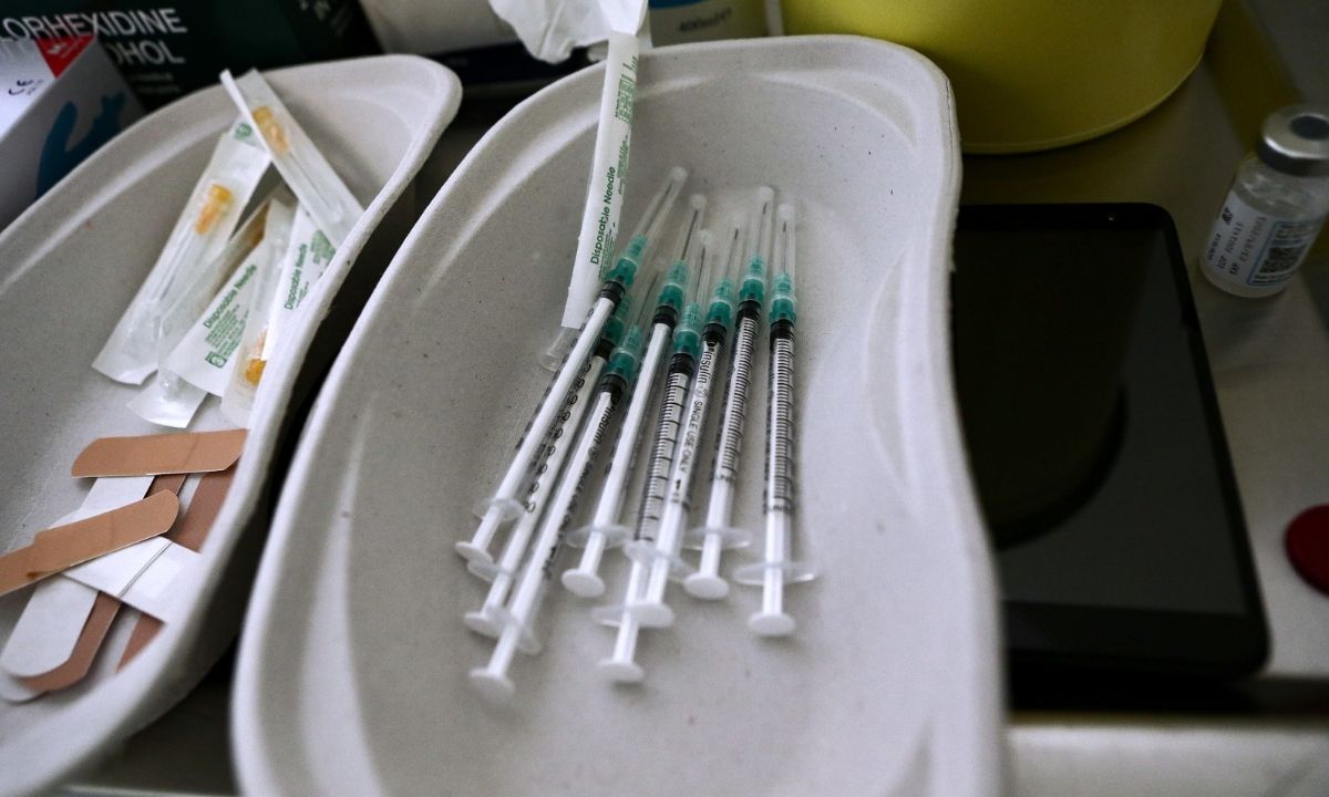 Εμβόλια κορονοϊού: Οι σοβαρές παρενέργειες που έχει καταγράψει ο ΕΟΦ στην Ελλάδα