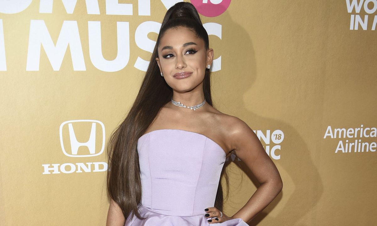 H Ariana Grande απέκτησε νέο κέρινο ομοίωμα και πρέπει να το δεις