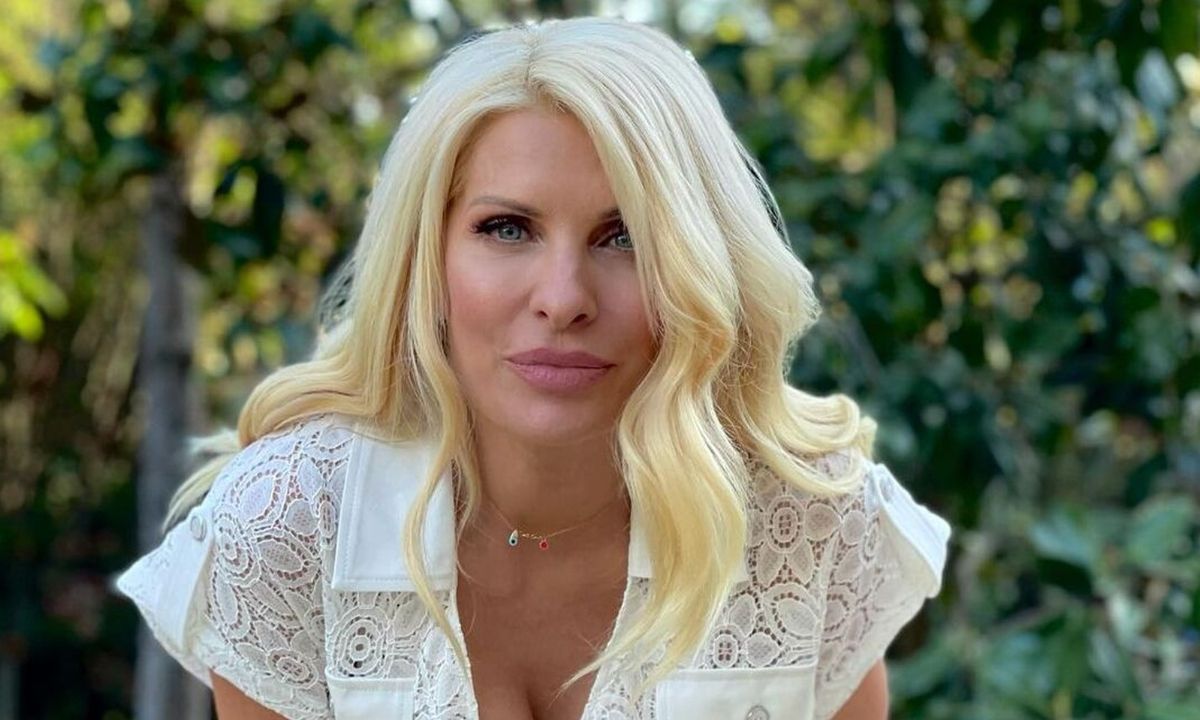 Ελένη Μενεγάκη: Θα τα χάσεις με την πρώτη της φωτό από το γραφείο της στο Mega! Υπέροχη!