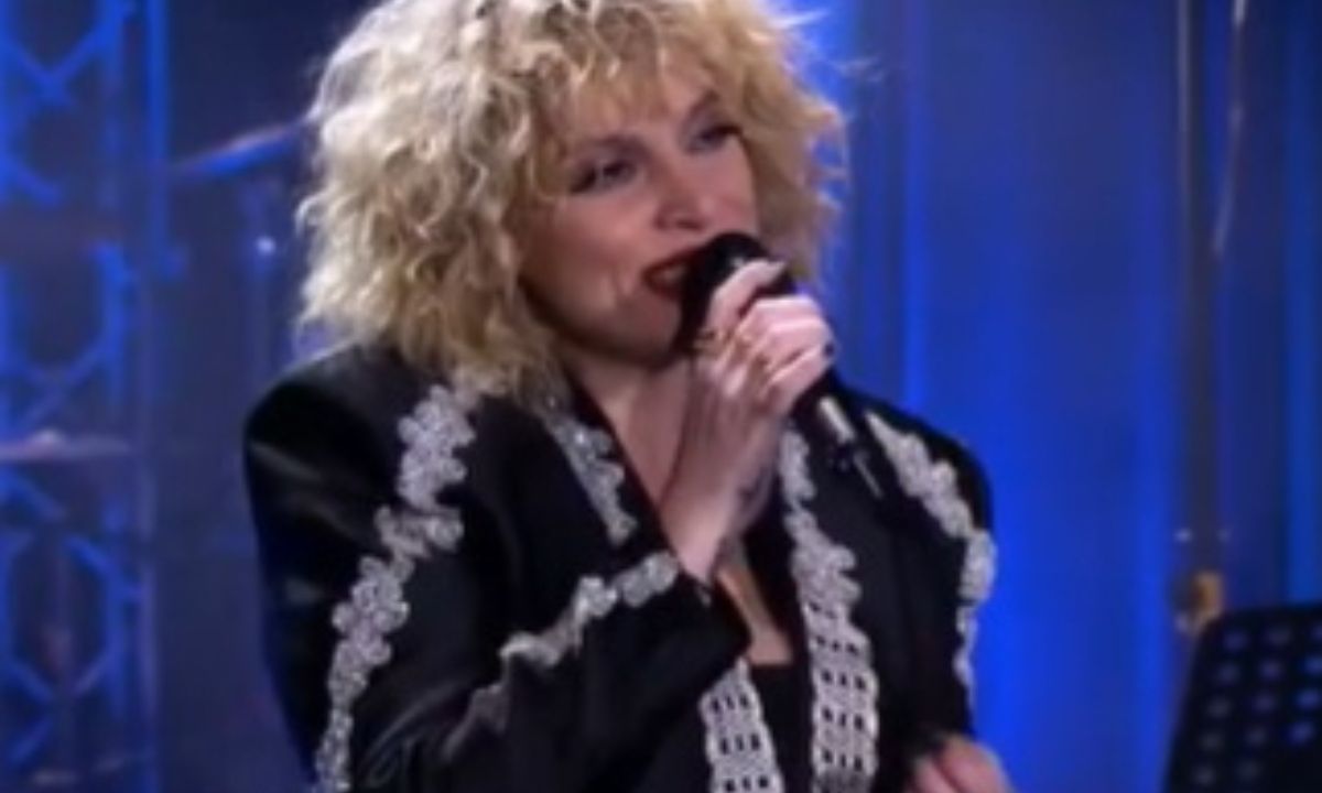 #SpitiMeToMega: 10 tweets που αποθέωσαν τη Ζουγανέλη το βράδυ του Σαββάτου