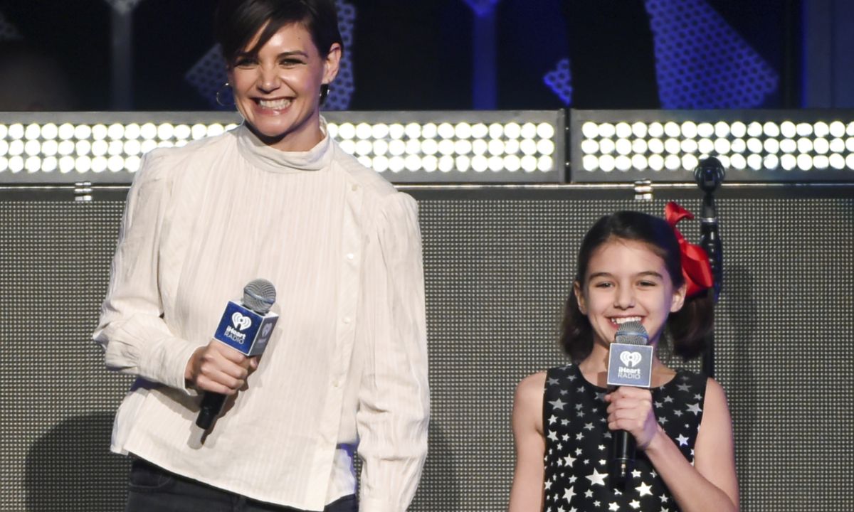 Η Suri Cruise μεγάλωσε και φόρεσε άφογα το μεγάλο trend της χρονιάς