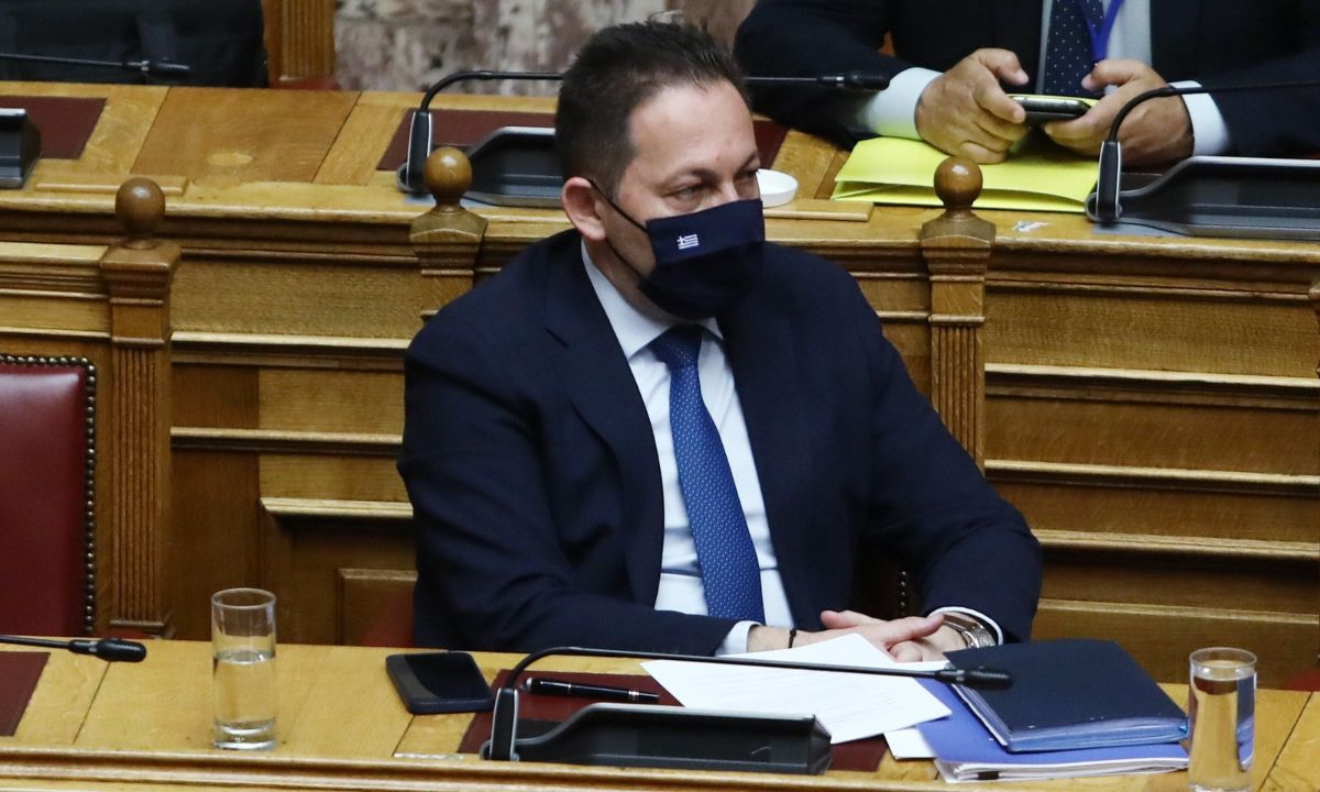 Στέλιος Πέτσας: Εξετάζεται «πέναλτι» για την ακύρωση ραντεβού εμβολιασμού