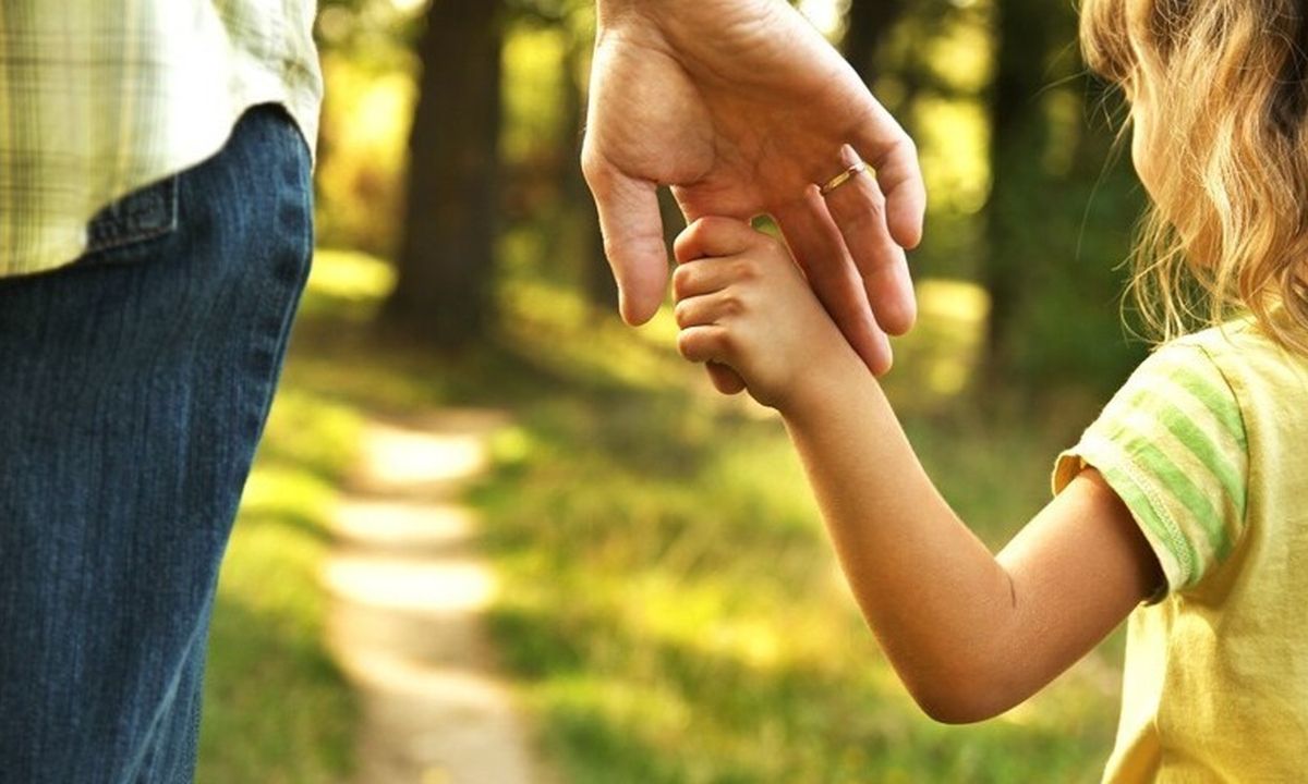 Επίδομα παιδιού Α21: Ποιοι θα δουν αύξηση - Πότε πιστώνεται η 2η δόση