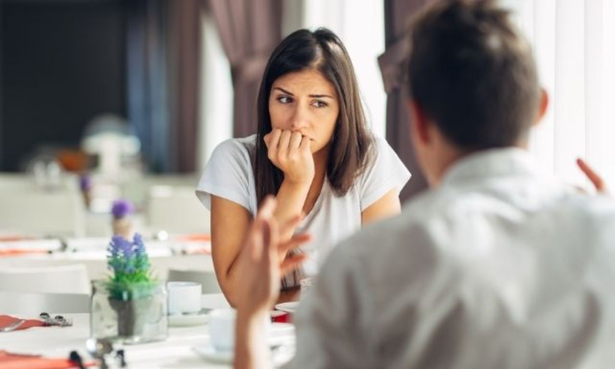 12 αθώα ψέματα που σε γλιτώνουν από τον καβγά με το ταίρι σου, ανάλογα με το ζώδιό του