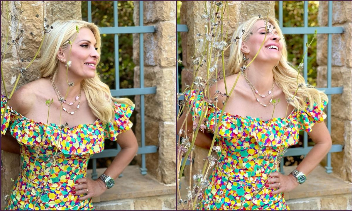 Ελένη Μενεγάκη: Υποδέχεται το καλοκαίρι στον υπέροχο κήπο του σπιτιού της