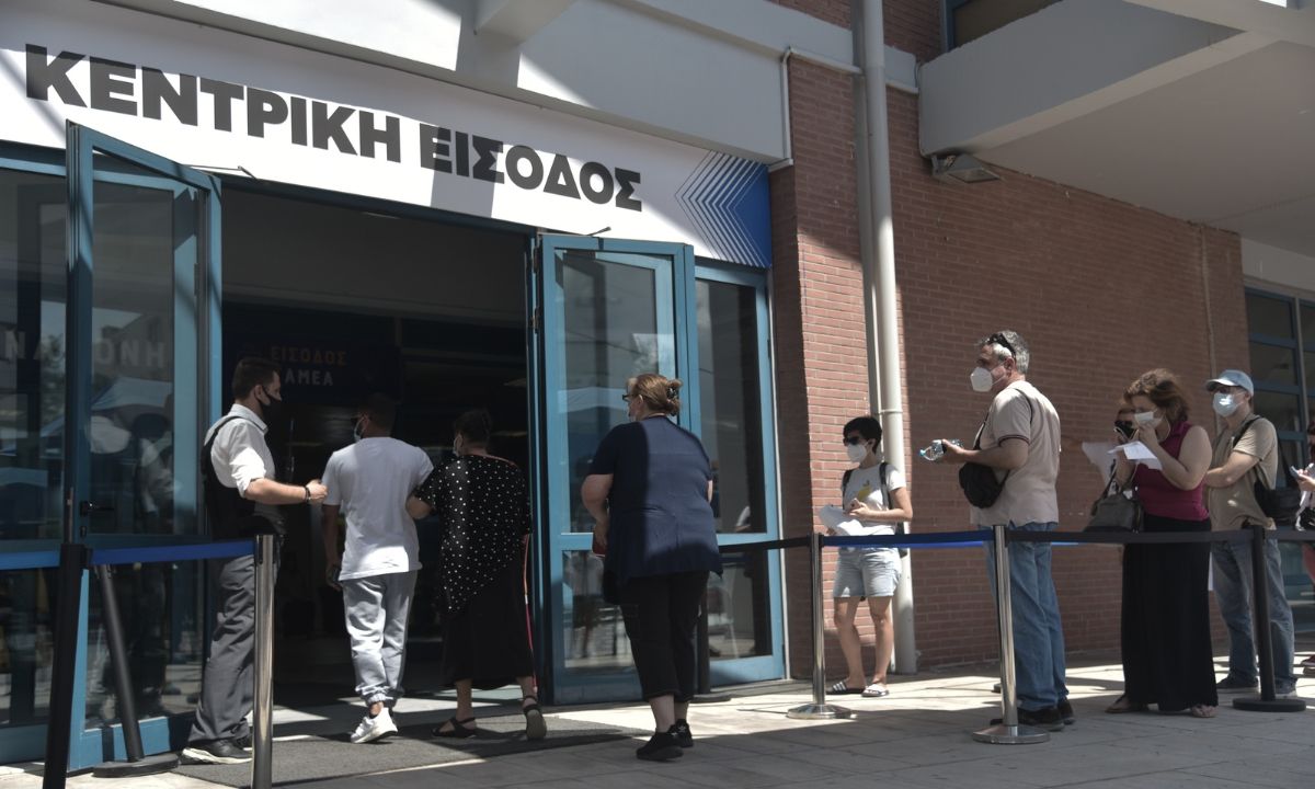 Δημόπουλος: Τα εμβόλια έχουν πλέον κανονική έγκριση FDA και EMA - Τι είπε για εμβολιασμό των παιδιών