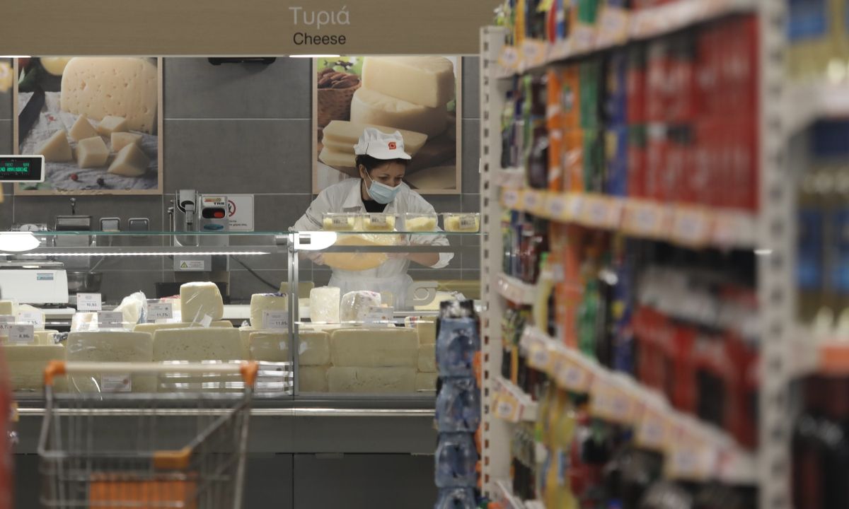 Σούπερ μάρκετ: Αλλαγές στο ωράριο από σήμερα (14/6) - Μέχρι πότε θα είναι ανοιχτά