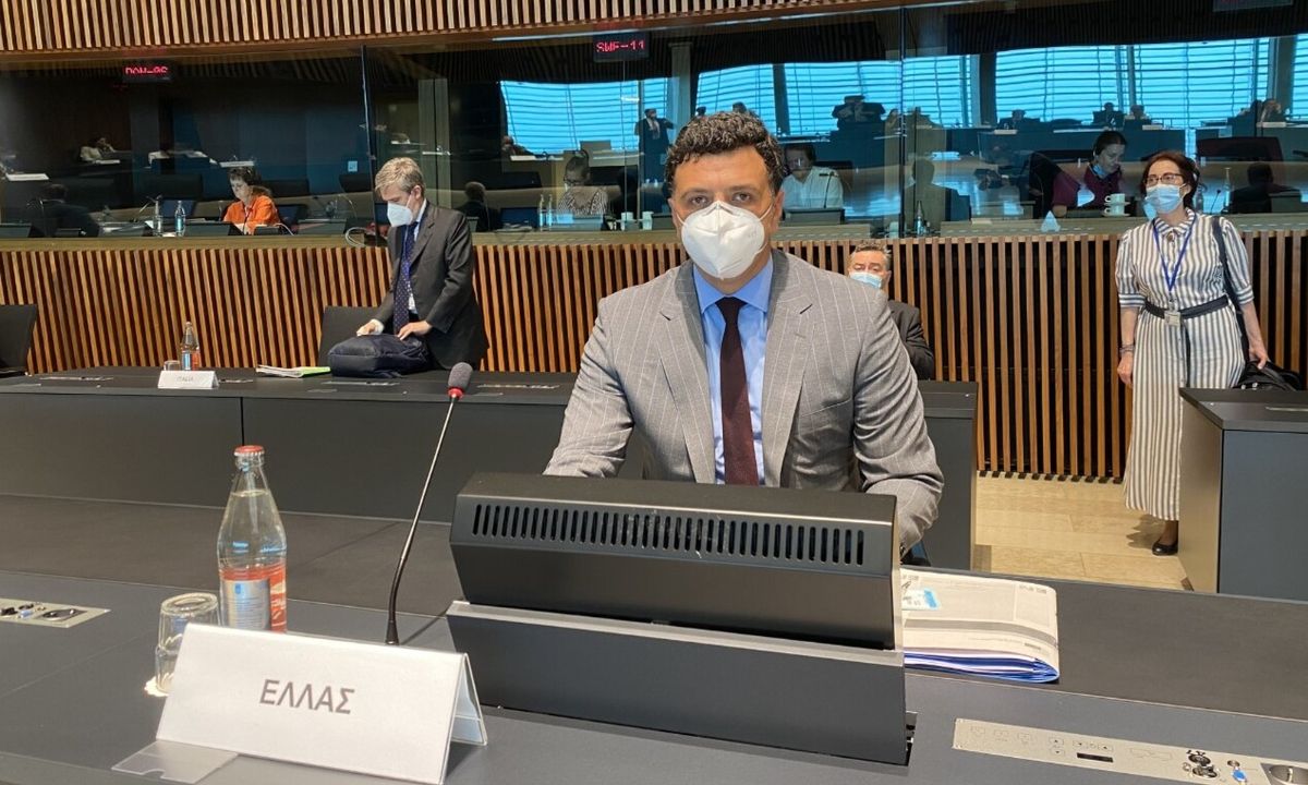 Κικίλιας για εμβόλιο Astrazeneca: Πάνω από 20 χώρες συστήνουν «κανονικά η β΄ δόση»-Το ίδιο κι εμείς