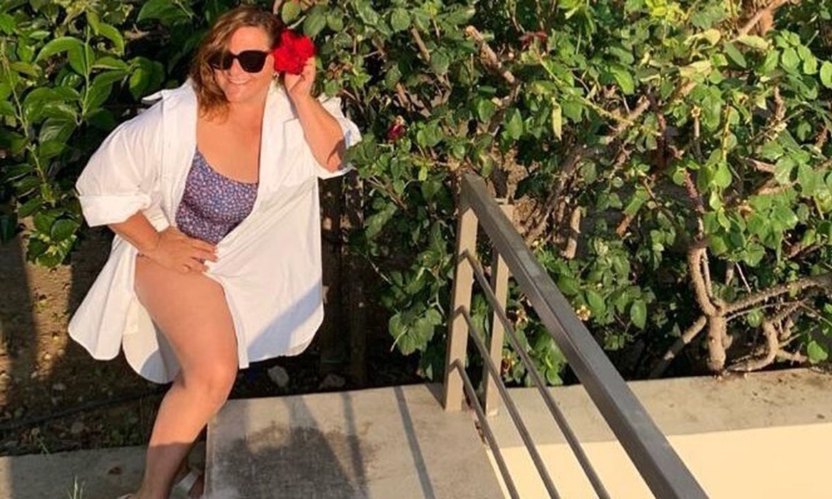 Βίκυ Σταυροπούλου: Πόζαρε με μαγιό και η κόρη της, Δανάη την έδωσε στεγνά ότι έκανε photoshop