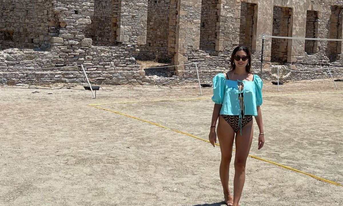 Η Σταματίνα Τσιμτσιλή με μαγιό! Μας δείχνει το σώμα της μετά από τρεις γέννες