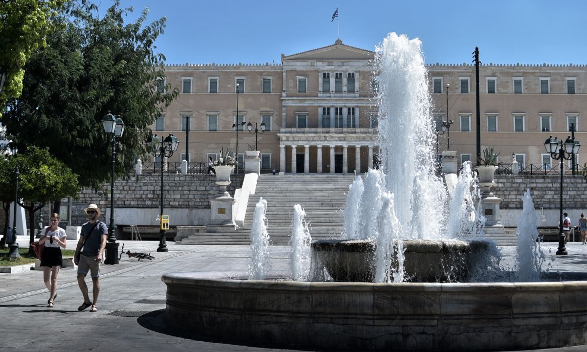 Καιρός τώρα: Καύσωνας από σήμερα - Θα πλησιάσει τους 40 βαθμούς η θερμοκρασία