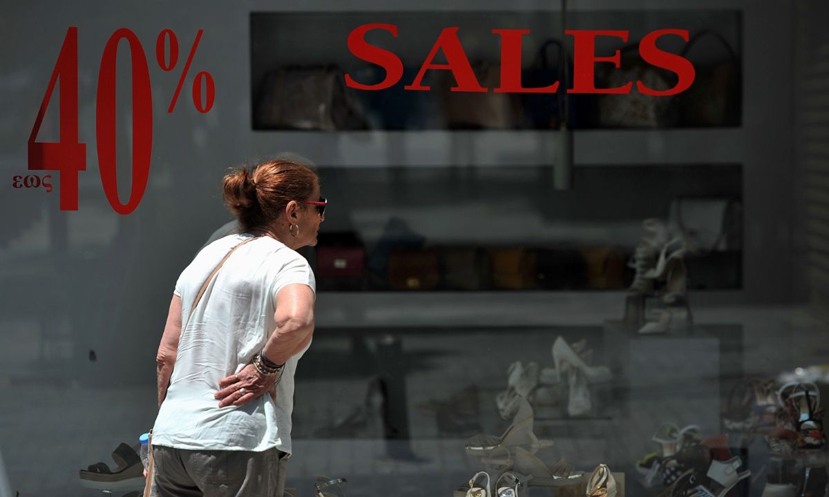 Καλοκαιρινές εκπτώσεις 2021: Πότε ξεκινούν - Πόσο θα διαρκέσουν