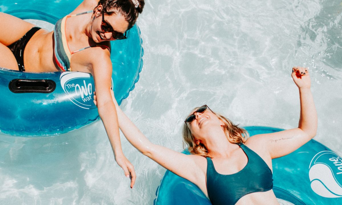 Η Ελένη Φουρέιρα και 12 ακόμη celebs αποχαιρέτισαν τον Ιούνιο με τον πιο hot τρόπο