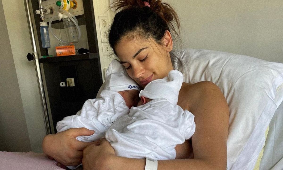 Χριστίνα Μπόμπα: Έτσι είναι το κορμί της 12 μέρες μετά τη γέννα - Δείτε πόσα κιλά έχασε!