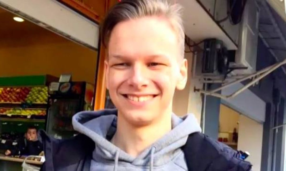 Δημήτρης Καρακώστας: Έχασε τους γονείς του από κορονοϊό - Αρίστευσε στις Πανελλήνιες