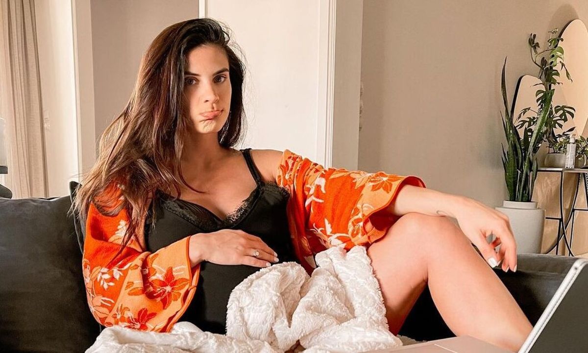 Χριστίνα Μπόμπα: Εξουθενωμένη από τα δίδυμα... κοιμάται όπου βρει και γίνεται viral!