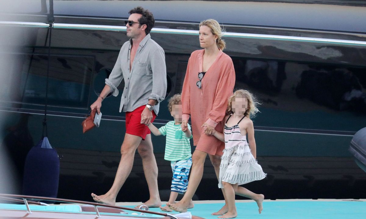 Καγιά-Κρασσάς: Πρώτες μέρες διακοπών με τα παιδιά τους στη Μύκονο!