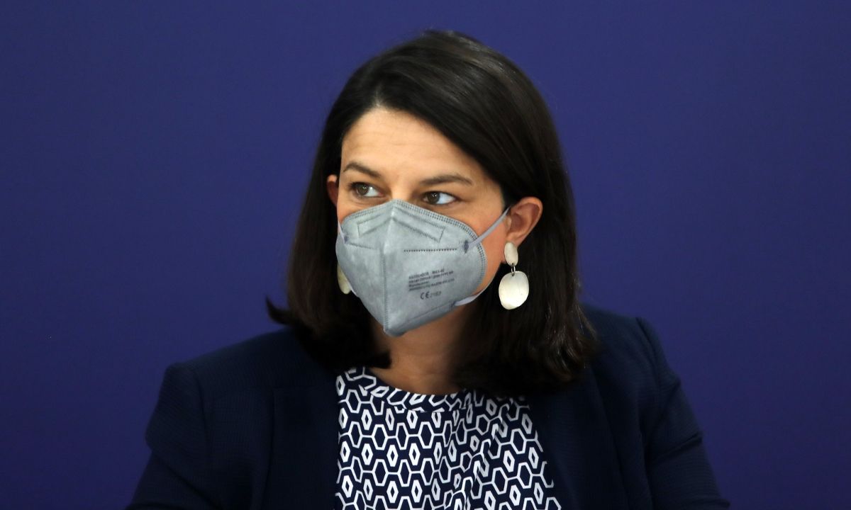 Κεραμέως: Εμβολιαστικά κέντρα στα πανεπιστήμια – «Ανοιχτός» ο υποχρεωτικός εμβολιασμός εκπαιδευτικών