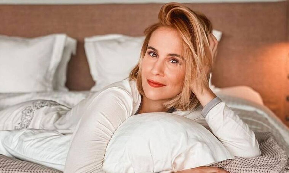 Νάντια Μπουλέ: Εξουθενωμένη από τα ξενύχτια με την κόρη της - «Πόσα φίλτρα να βάλω;»!