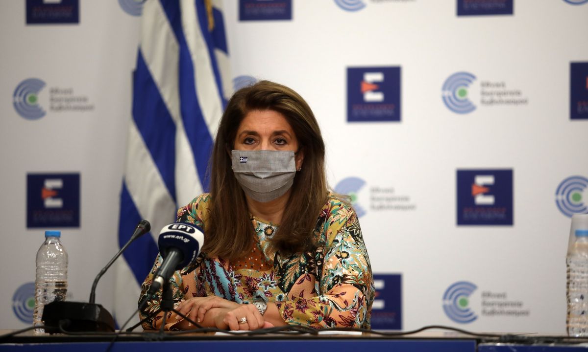 Παπαευαγγέλου: Ποιοι και πότε θα λάβουν την τρίτη δόση του εμβολίου