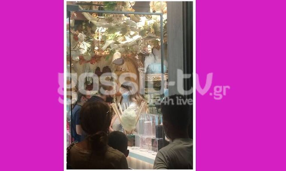 Αποκλειστικό: Δείτε την Ήβη Αδάμου να εξυπηρετεί πελάτες στο νέο της μαγαζί!