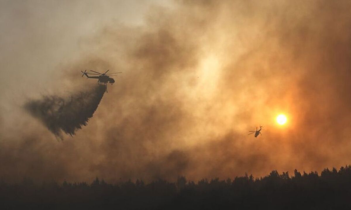 Φωτιά στη Βαρυμπόμπη: Σε ύφεση τα πύρινα μέτωπα - Επιχειρούν τα εναέρια μέσα