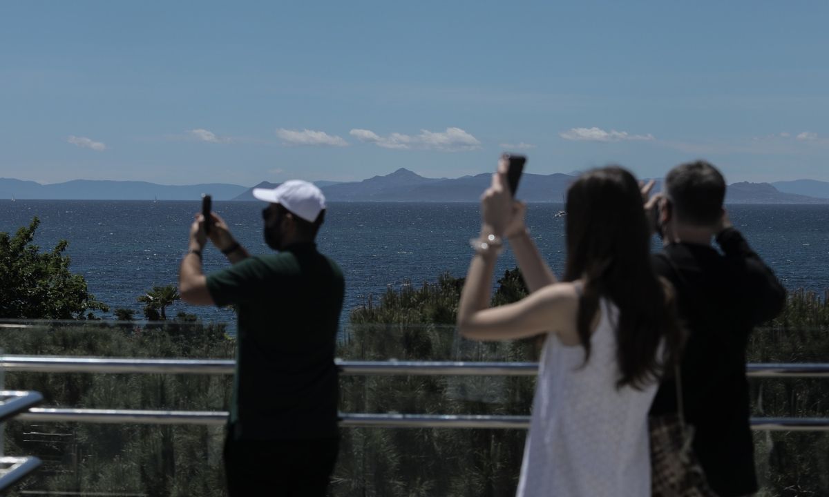 Κορονοϊός: Αγωνία για σχολεία, μετάλλαξη Δέλτα και αύξηση εισαγωγών στα νοσοκομεία