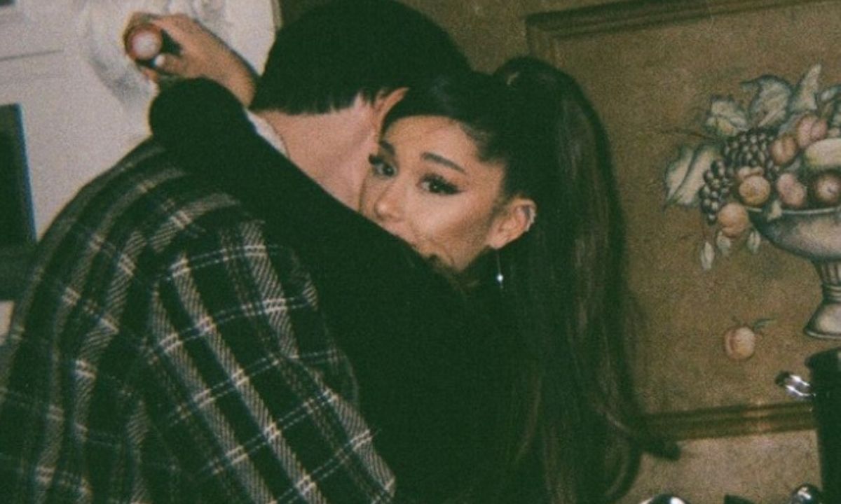 Η Ariana Grande με τον Dalton Gomez σε σπάνιες photos από την καθημερινότητά τους