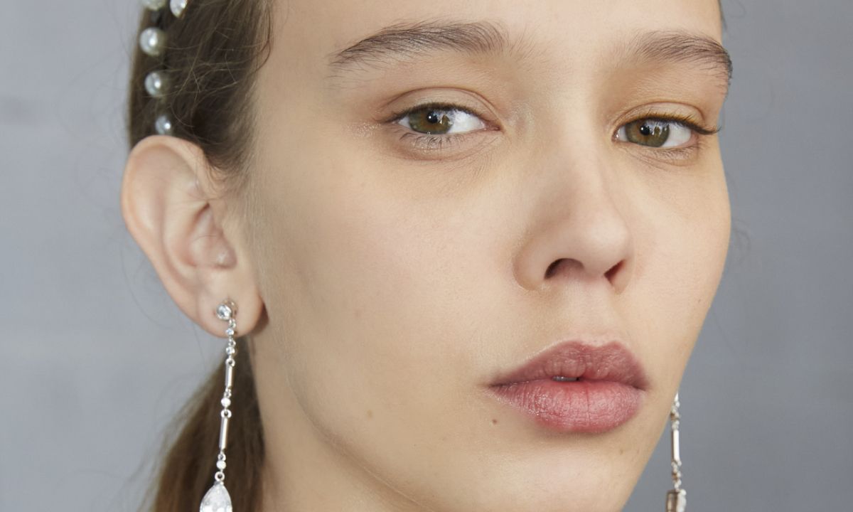 Αραιά φρύδια: Έτσι θα τα γεμίσεις σε 2᾽ + τα αγαπημένα μας brow products