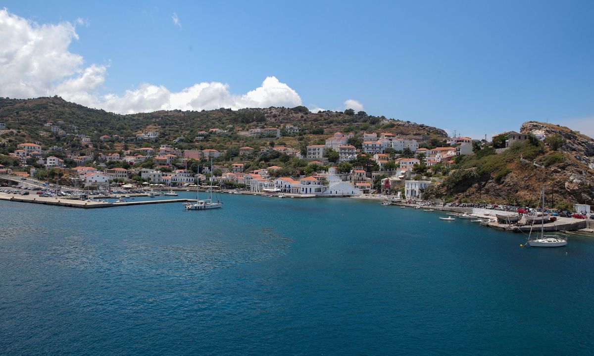 Κορωνοϊός: Μίνι lockdown σε Αχαΐα, Ηλεία και Ικαρία - Παράταση για Μεσσηνία και Ηράκλειο