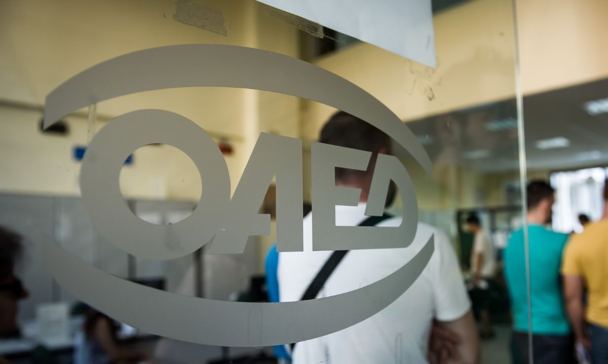 ΟΑΕΔ: Ποιοι δικαιούνται το ειδικό βοήθημα 240 ευρώ