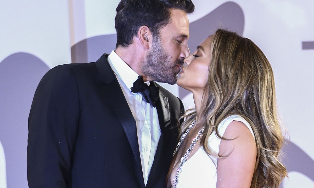 JLo-Ben Affleck: Έκαναν την πρώτη τους εμφάνιση στο κόκκινο χαλί μετά από 18 χρόνια (photos)