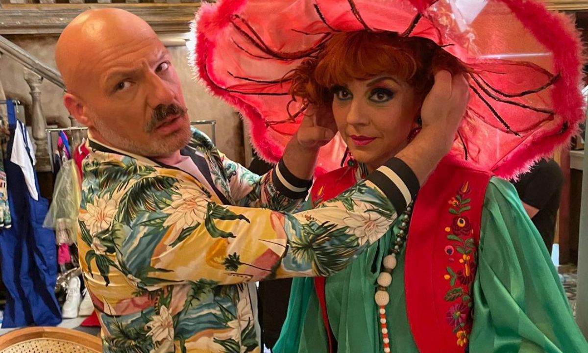 Νίκος Μουτσινάς: Τρολάρει τη Φαίη Σκορδά με τη συμμετοχή της 'Εφης Θώδη - Κλαίμε! (Κλαίει κι η Φαίη)