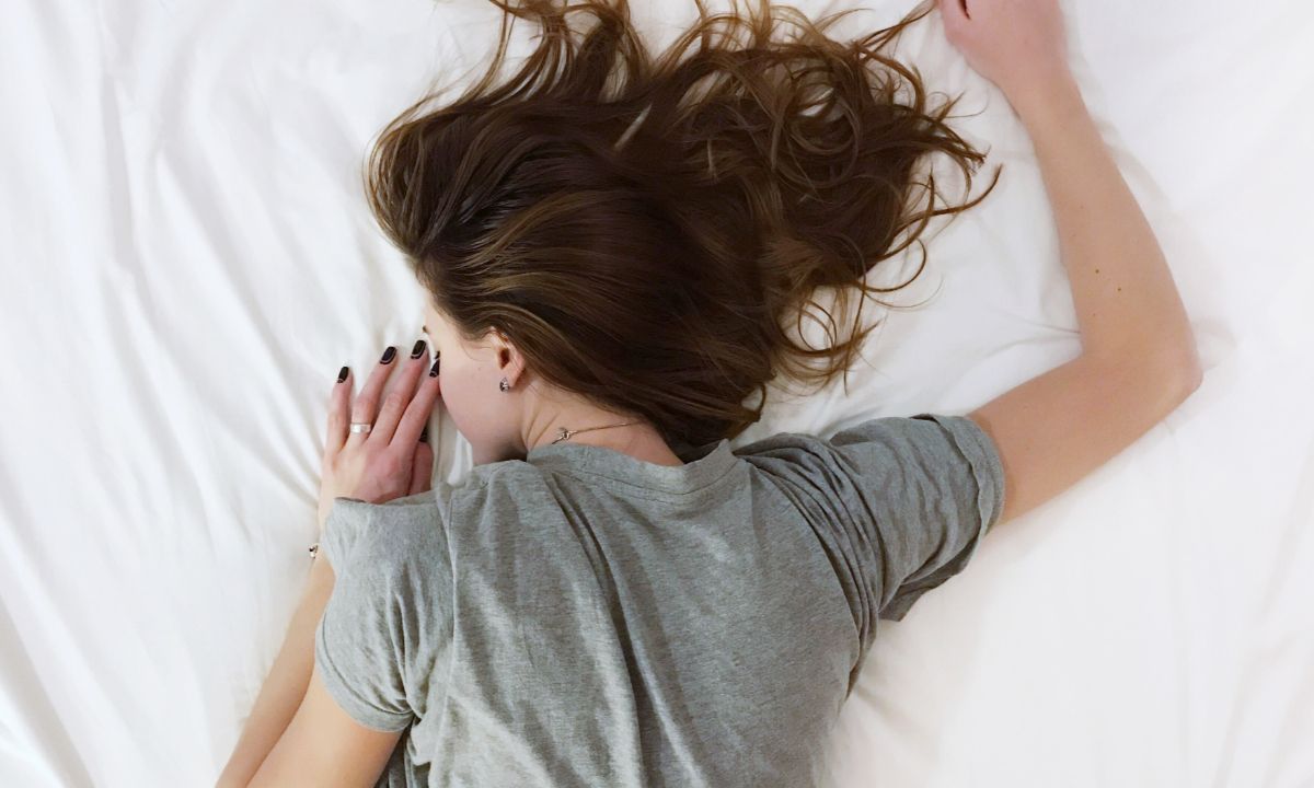 Ξύπνησες μέσα στη νύχτα και δυσκολεύεσαι να κοιμηθείς ξανά; Αυτό το trick θα σε βοηθήσει